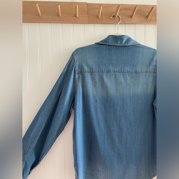 Cabi Long Sleeve Button Up Chambray Soft Denim Western Shirt Medium - Picture 10 of 11